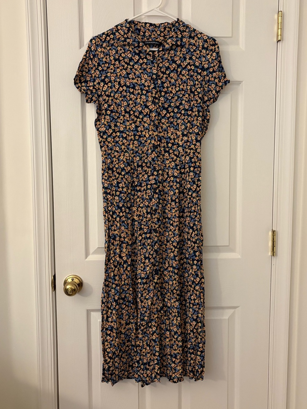 NWT Collared Floral Short Sleeve Button Front Midi Dress